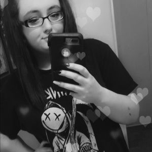 Meet your Posher, Caitlin